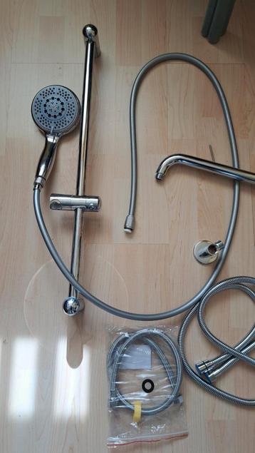 Doucheset Hoofddouche - Nieuwe Slangen beschikbaar voor biedingen