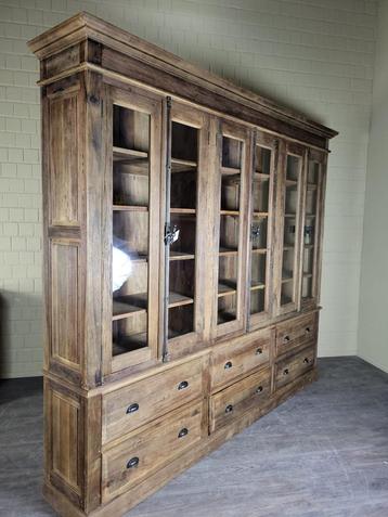 Vitrine, glasvitrine, teakhout, 2.50 x 2.40 m beschikbaar voor biedingen