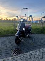 Vespa Primavera Full option, Fietsen en Brommers, Benzine, Vespa, Zo goed als nieuw, Ophalen