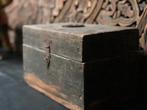 Klein oud houten kistje moneybox India sleets sober imperfec, Ophalen of Verzenden