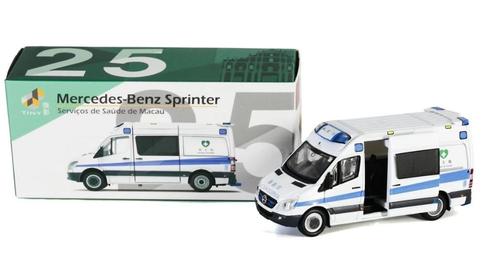 Mercedes-Benz Sprinter van Tiny 1/76 Ambulance Macau, Hobby en Vrije tijd, Modelauto's | Overige schalen, Nieuw, Auto, Ophalen of Verzenden