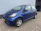 Toyota Aygo 1.0-12V 5-deurs - Airco, Voorwielaandrijving, Gebruikt, 68 pk, Handgeschakeld