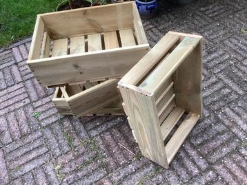 Kratjes , opberg kistjes van geïmpregneerd tuinhout beschikbaar voor biedingen