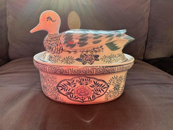 Mooie Chinese dekschaal met deksel in de vorm van een eend, Huis en Inrichting, Keuken | Servies, Zo goed als nieuw, Schaal of Schalen
