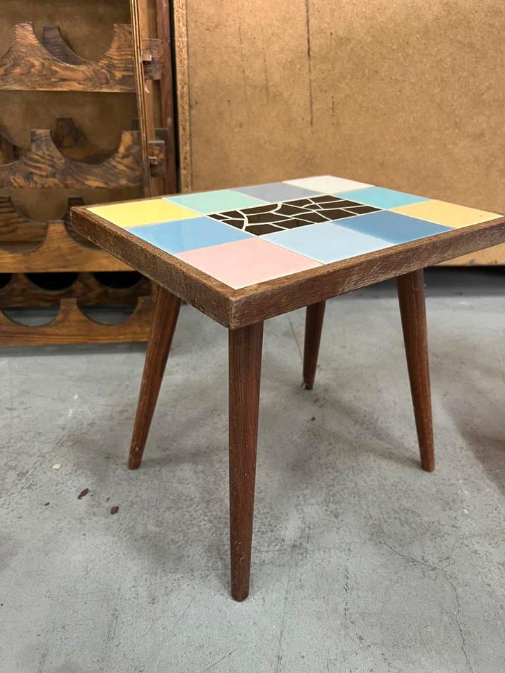 Vintage mozaïek bijzettafeltje – vrolijk en uniek, Verzamelen, Retro, Ophalen of Verzenden