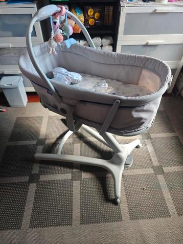 Chicco Baby Hug 4 in 1 wieg beschikbaar voor biedingen