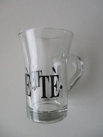 Theeglas met schrift beschikbaar voor biedingen