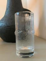 Iittala Niva Glas - Tijdloos Design, Huis en Inrichting, Woonaccessoires | Vazen, Wit, Ophalen of Verzenden, Minder dan 50 cm
