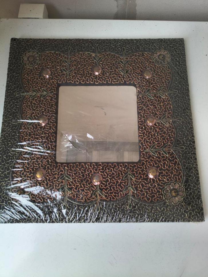 Bruine Spiegel met Decoratieve Rand, Huis en Inrichting, Woonaccessoires | Spiegels, Zo goed als nieuw, Minder dan 50 cm, Minder dan 100 cm