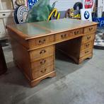 Engels Chesterfield Antiek bureau Notenhout 👌, Huis en Inrichting, Bureaus, Ophalen, Gebruikt, Bureau