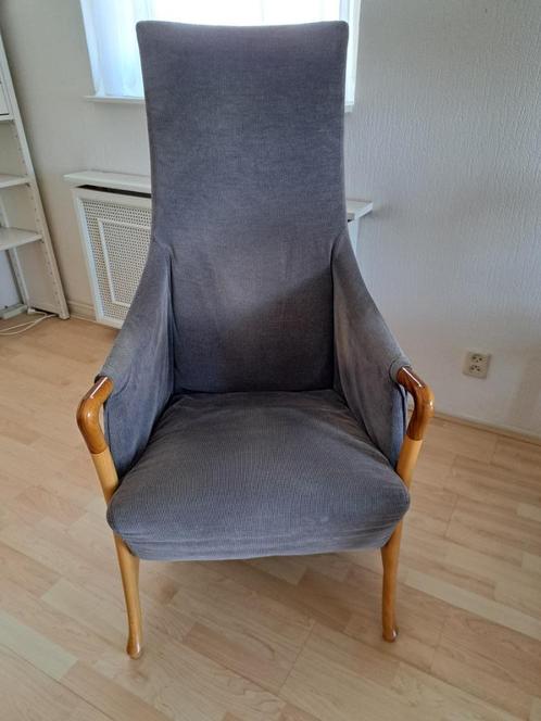 Giorgetti Progetti Wingchair, model 63240, Huis en Inrichting, Fauteuils, Gebruikt, Stof, Ophalen