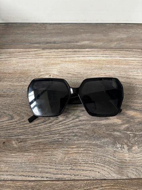 Yves Saint Laurent zonnebril, Sieraden, Tassen en Uiterlijk, Zonnebrillen en Brillen | Dames, Zo goed als nieuw, Zonnebril, Overige merken