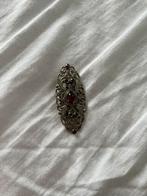 Sierlijke ovale broche, Overige materialen, Gebruikt, Paars, Minder dan 4 cm