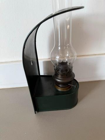 Oude Olielamp Wandmodel beschikbaar voor biedingen