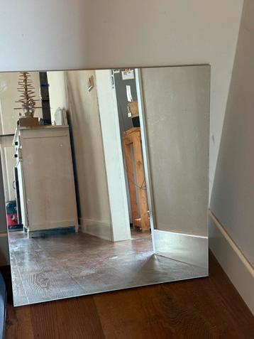 Spiegel 60x65x2 beschikbaar voor biedingen
