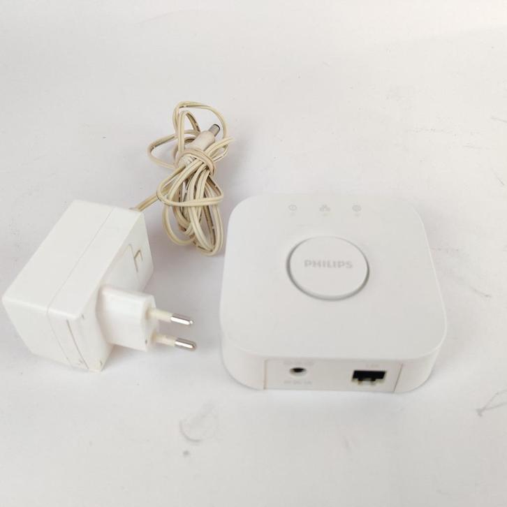 Philips hue bridge 2.1  || nu voor maar € 29.99, Huis en Inrichting, Lampen | Losse lampen, Gebruikt, Overige typen, Minder dan 30 watt