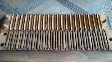 Duitse sigarenplank met originele inhoud!  beschikbaar voor biedingen