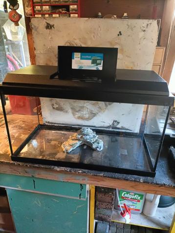 Aquarium.  beschikbaar voor biedingen