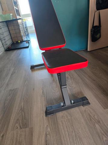 Nieuwe fitnessmaterialen met bank  beschikbaar voor biedingen