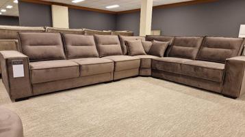 Voorraad actie | Taupe Hoekbank Velvet | showroom Utrecht beschikbaar voor biedingen