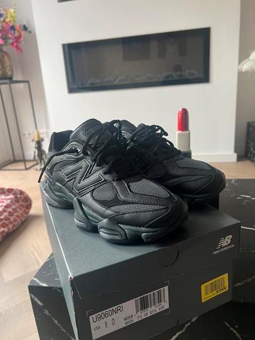 New Balance 9060 Triple Black Leather 41.5 NIEUW & ORIGINEEL beschikbaar voor biedingen