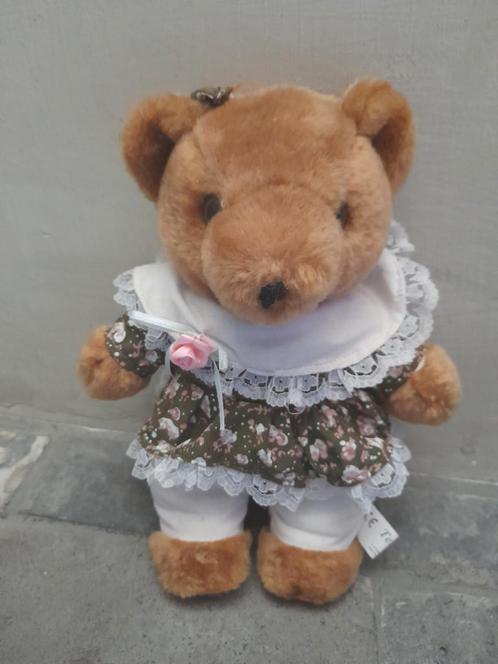 Mooie beer pluche met kant Tender Toy, Verzamelen, Beren en Cherished Teddies, Zo goed als nieuw, Stoffen beer, Overige merken