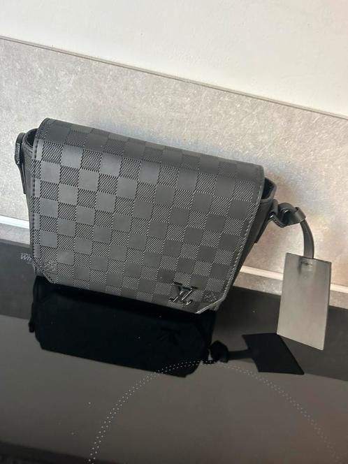 Louis vuitton schoudertas, Sieraden, Tassen en Uiterlijk, Tassen | Schoudertassen, Nieuw, Zwart, Verzenden