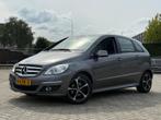 Mercedes-Benz B-klasse 180 BlueEFFICIENCY (INRUILKOOPJE), Auto's, Mercedes-Benz, Voorwielaandrijving, Euro 5, Gebruikt, Zwart