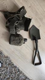 Militaire verzamelen (een schep en watervles), Ophalen of Verzenden, Landmacht, Nederland, Embleem of Badge