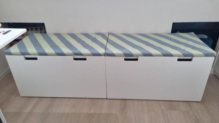 2x Ikea Smastad speelgoedkist met bank, Kinderen en Baby's, Kinderkamer | Commodes en Kasten, Gebruikt, Kast, Minder dan 90 cm