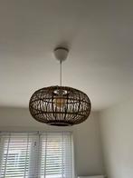 Leuke rotan hanglamp, Huis en Inrichting, Lampen | Kroonluchters, Ophalen, Zo goed als nieuw
