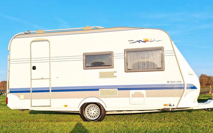 Hobby 440 caravan 2003, Caravans en Kamperen, Caravans, Particulier, tot en met 4, 750 - 1000 kg, Standaardzit, Hobby, Dwarsbed