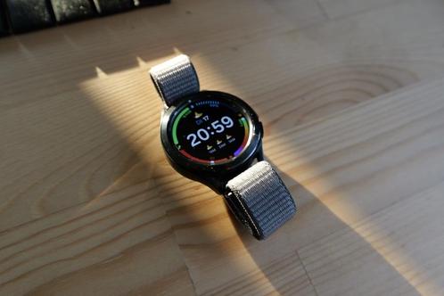 Samsung Galaxy Watch4 Classic met accessoires, Sieraden, Tassen en Uiterlijk, Smartwatches, Zo goed als nieuw, Android, Zwart