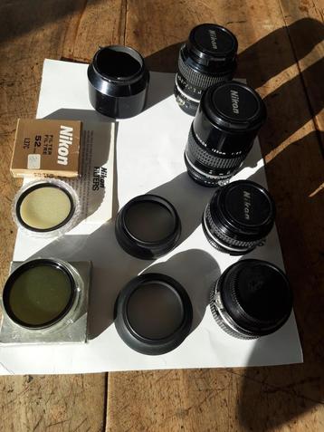 div. mooie handmatige NIKON lenzen , los of in één koop beschikbaar voor biedingen