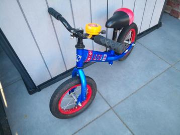 Loopfiets. Merk: Alpina Kleur:blauw/rood beschikbaar voor biedingen