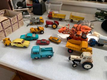 Modelauto diverse Corgi Toys mooie oude Dinky toys enz beschikbaar voor biedingen