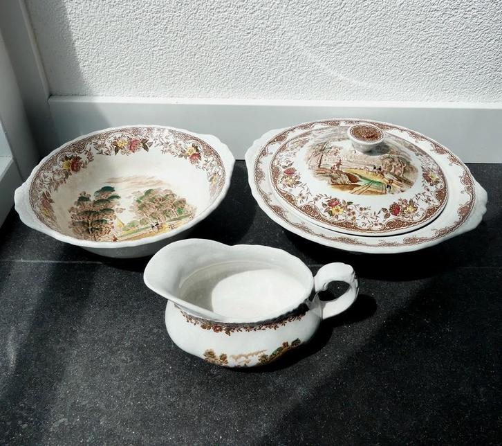 Royal Tudor Ware schaal dekschaal Old England Staffordshire, Huis en Inrichting, Keuken | Servies, Gebruikt, Schaal of Schalen