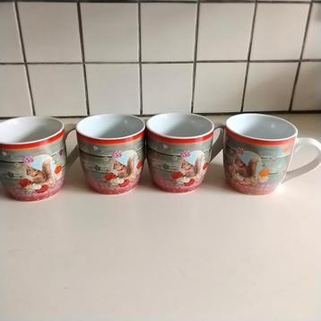 4 Albert Heijn grote mokken met eekhoorns  beschikbaar voor biedingen