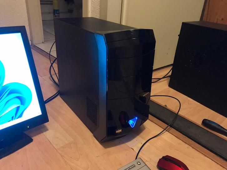 AMD computers met 17 scherm, Computers en Software, Desktop Pc's, 3 tot 4 Ghz, HDD, Ophalen