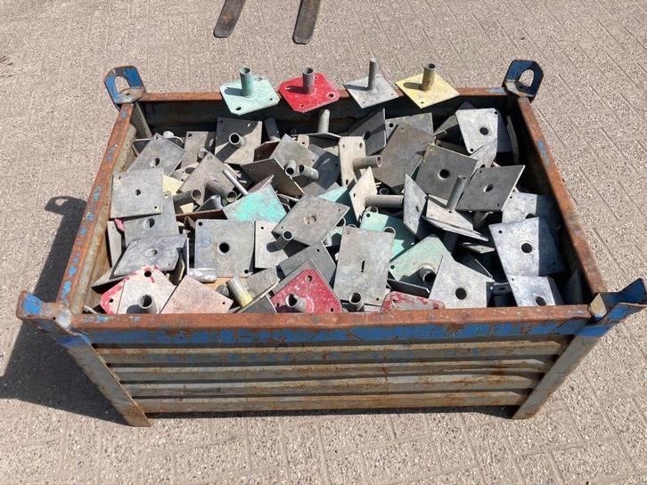 Steiger voeten/steigervoetjes/stelvoeten/stel poten 450ST, Doe-het-zelf en Verbouw, Steigers, Gebruikt, Gevelsteiger, 5 meter of hoger