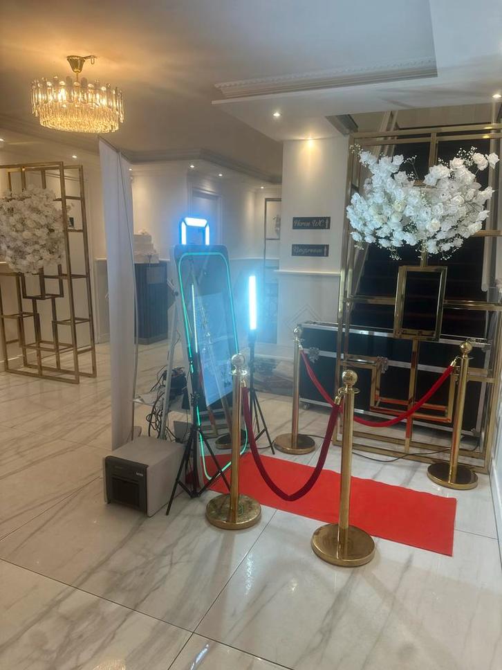 Complete Mirrorbooth set te koop! Gebruiksklaar, Hobby en Vrije tijd, Feestartikelen, Zo goed als nieuw, Feestartikel, Geboorte of Huwelijk