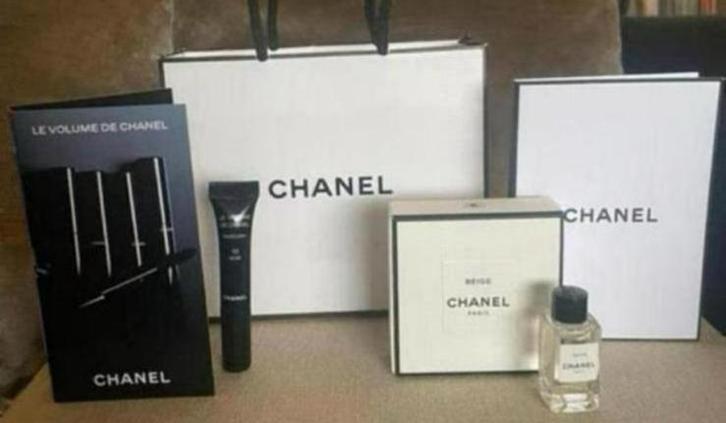 Beige Chanel miniatuur + mascara le volume in luxe cadeautas, Verzamelen, Parfumverzamelingen, Nieuw, Miniatuur, Gevuld, Ophalen of Verzenden