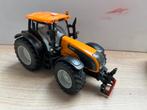Valtra T siku met klepelmaaier, Ophalen of Verzenden, Zo goed als nieuw, Tractor of Landbouw, SIKU