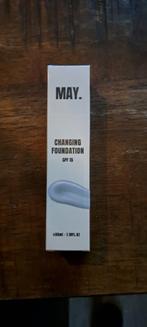 may foundation, Ophalen of Verzenden, Nieuw, Beige, Gehele gezicht