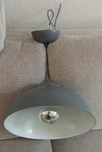 hanglamp grijs compleet met lamp, Ophalen of Verzenden, Zo goed als nieuw, Metaal, Modern