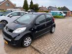 Peugeot 107 1.0 12V 5DR 2011 Zwart 140000 km, Voorwielaandrijving, 4 stoelen, Origineel Nederlands, Bedrijf