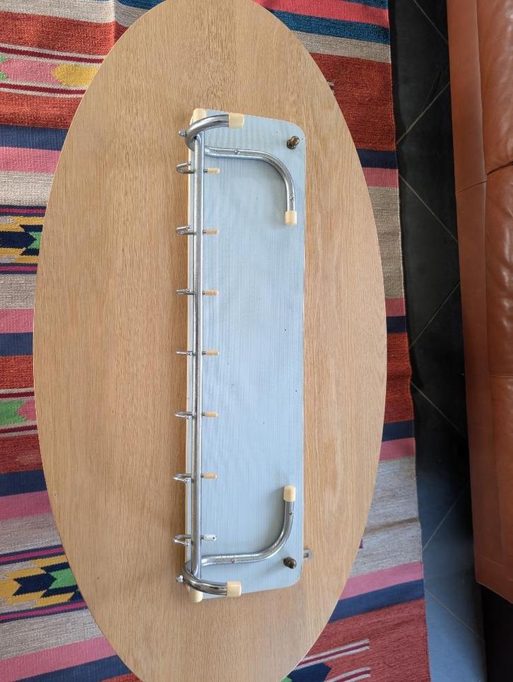 – lichtblauw formica – jaren 60 stijl, Huis en Inrichting, Woonaccessoires | Kapstokken, Gebruikt, Wandkapstok, Minder dan 100 cm