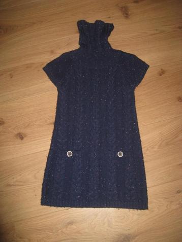Gebreid jurkje donkerblauw maat 104 beschikbaar voor biedingen