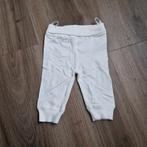 Wit broekje baby, Kinderen en Baby's, Babykleding | Maat 56, Ophalen of Verzenden, Zo goed als nieuw, Jongetje of Meisje, Broekje