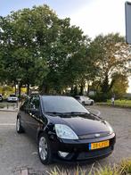Ford Fiesta 1.6 2004 APK t/m 23-01-2026, Auto's, Ford, Voorwielaandrijving, 1596 cc, Zwart, 4 cilinders